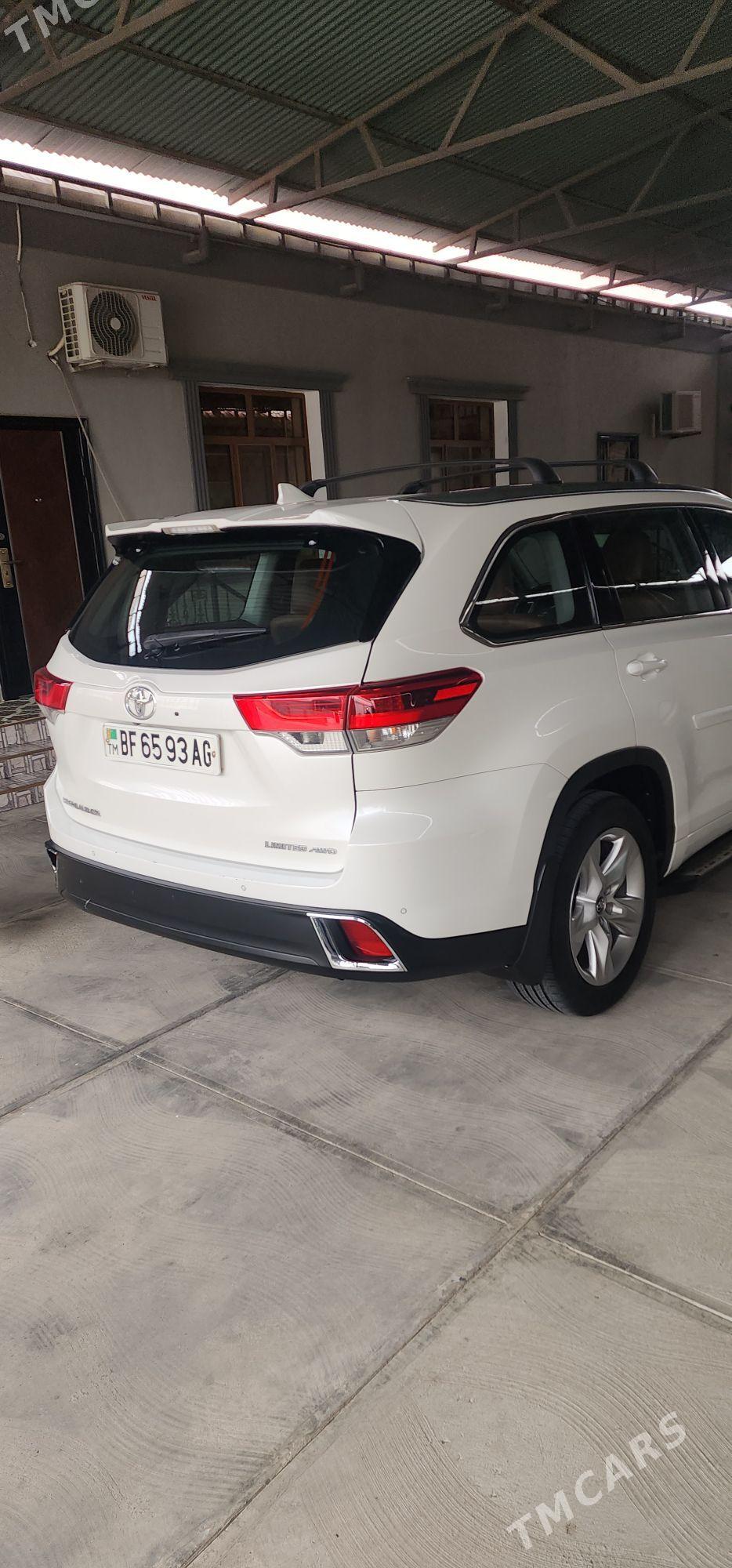 Toyota Highlander 2017 - 500 000 TMT - Aşgabat - img 4