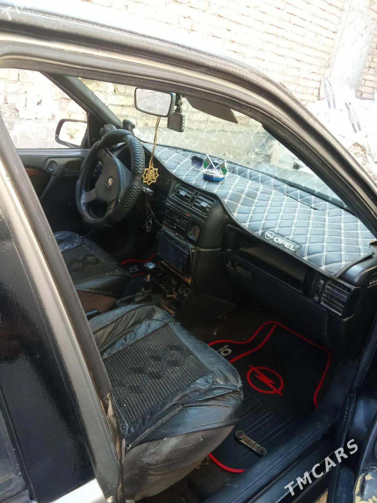 Opel Montarey 1996 - 35 000 TMT - Halaç - img 4