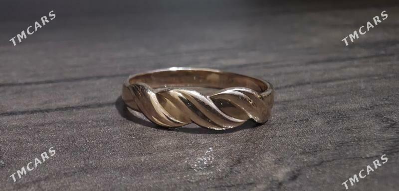 продам золотое кольцо - 11 мкр - img 2