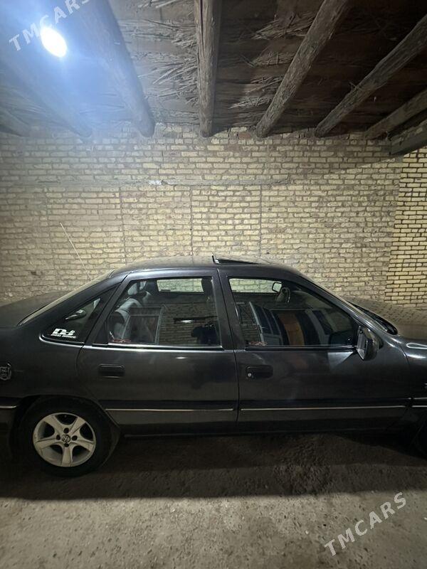 Opel Vectra 1994 - 55 000 TMT - Чарджоу - img 2