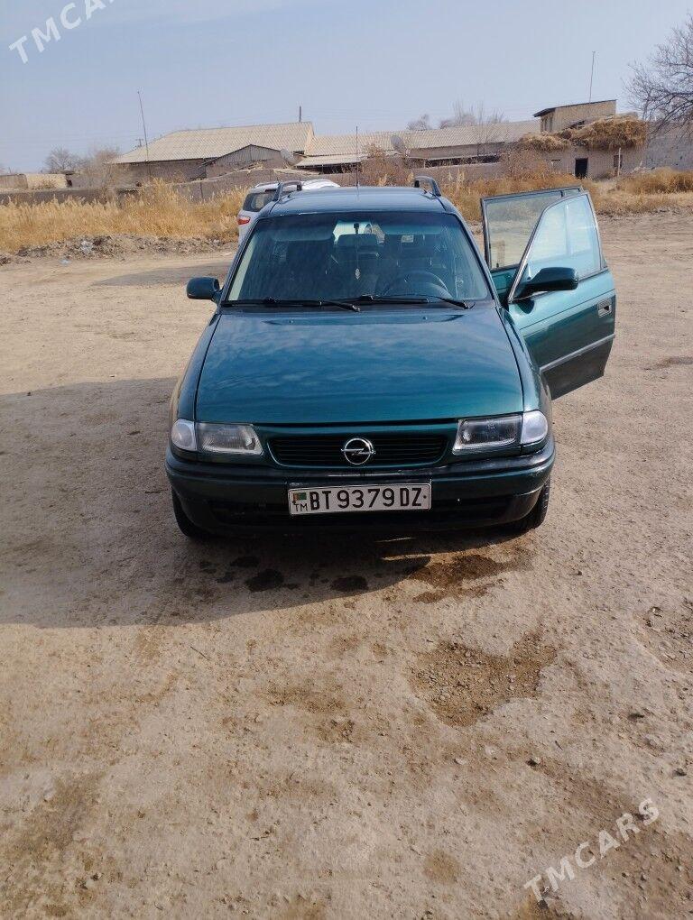 Opel Astra 1995 - 50 000 TMT - Гурбансолтан Едже - img 2