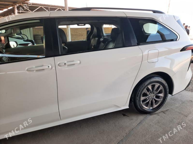 Toyota Sienna 2021 - 500 000 TMT - Мары - img 5