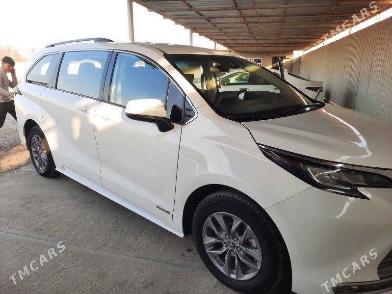 Toyota Sienna 2021 - 500 000 TMT - Мары - img 1