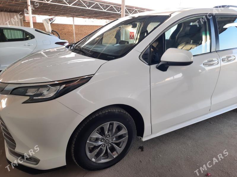 Toyota Sienna 2021 - 500 000 TMT - Мары - img 4