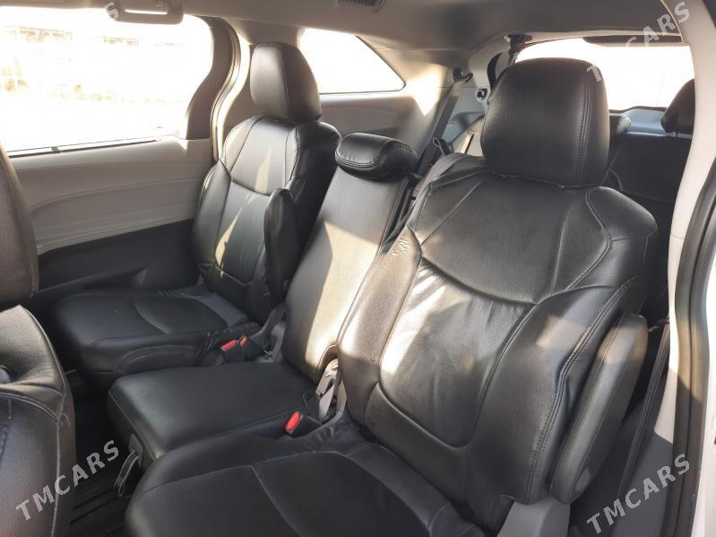 Toyota Sienna 2021 - 500 000 TMT - Мары - img 8