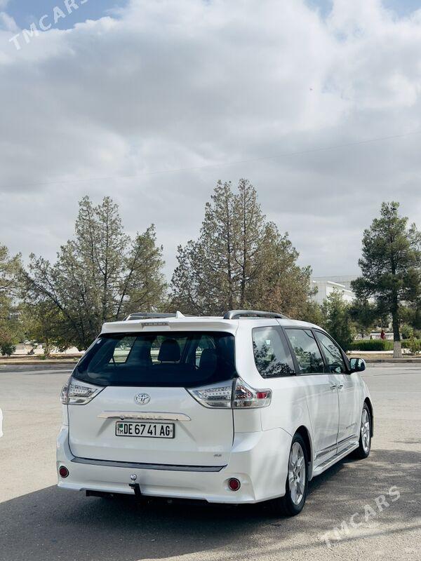 Toyota Sienna 2019 - 460 000 TMT - Büzmeýin GRES - img 4