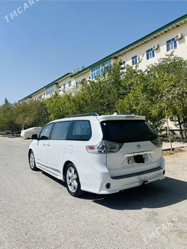 Toyota Sienna 2019 - 460 000 TMT - Büzmeýin GRES - img 7