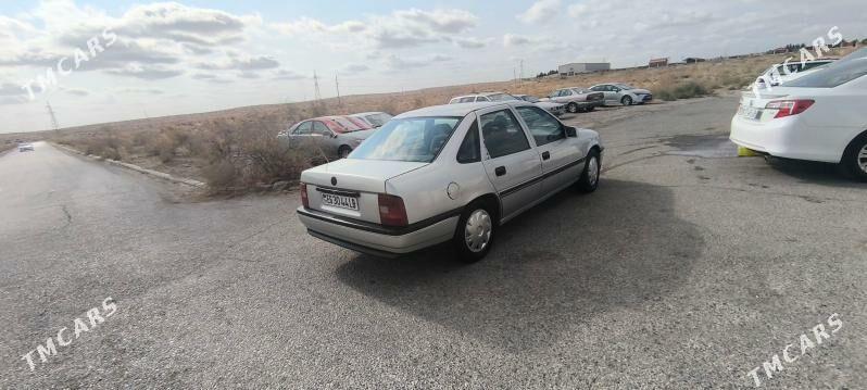 Opel Vectra 1990 - 25 000 TMT - Туркменабат - img 3