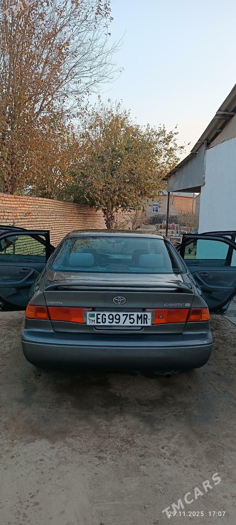 Toyota Camry 2001 - 122 000 TMT - Ёлётен - img 10