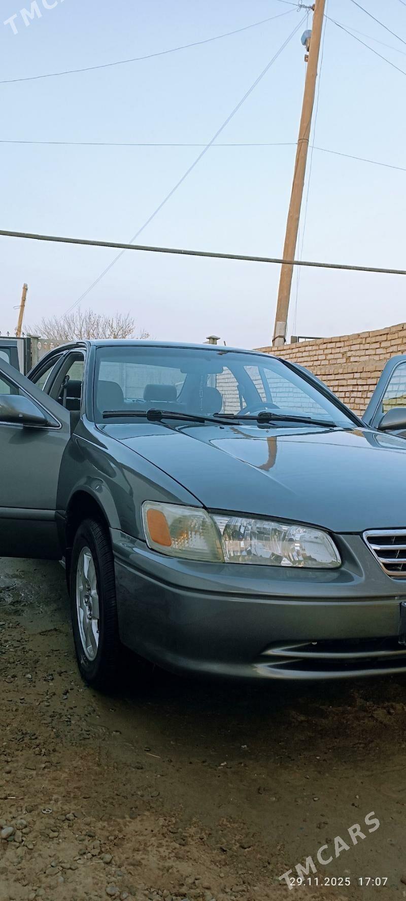 Toyota Camry 2001 - 122 000 TMT - Ёлётен - img 4