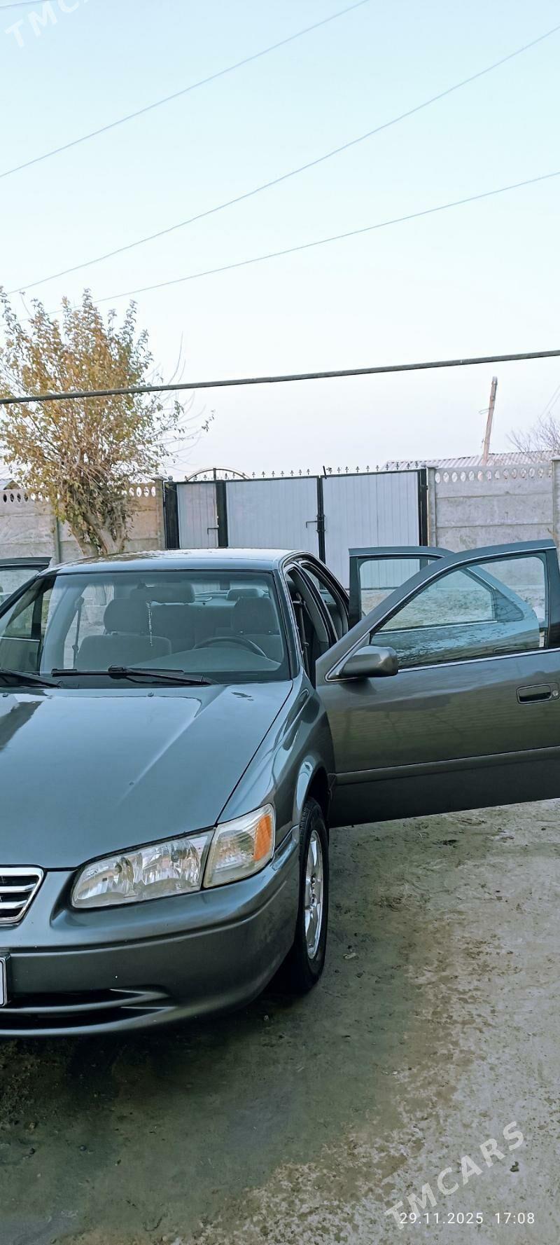 Toyota Camry 2001 - 122 000 TMT - Ёлётен - img 3