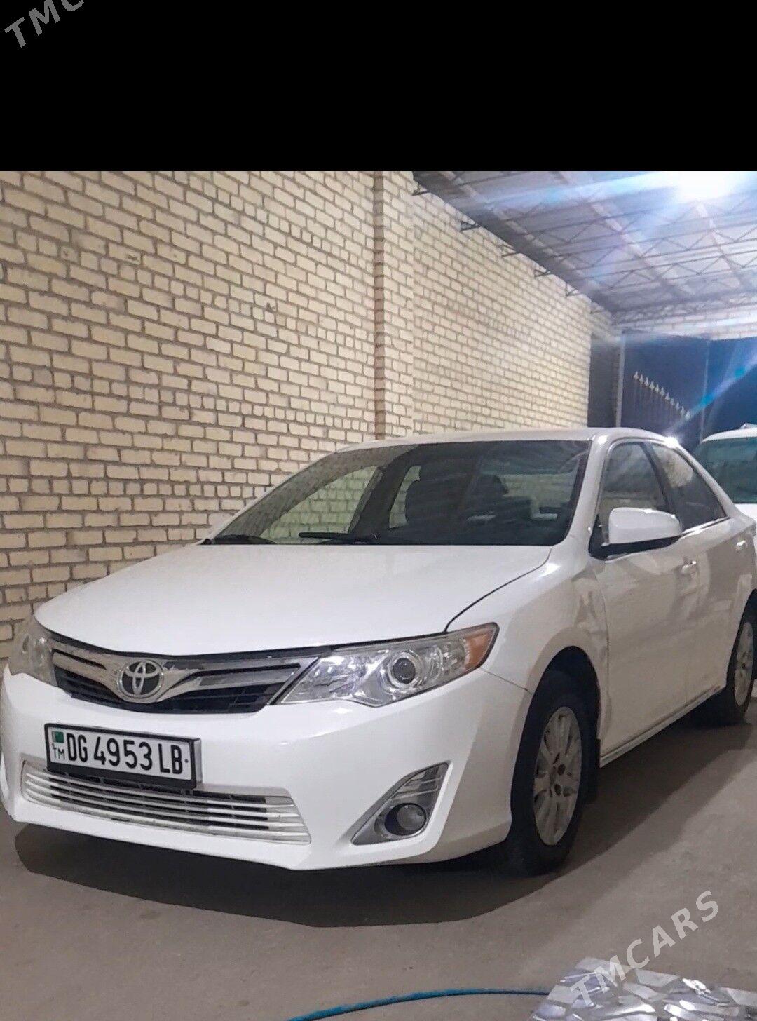 Toyota Camry 2013 - 200 000 TMT - Сакар - img 1