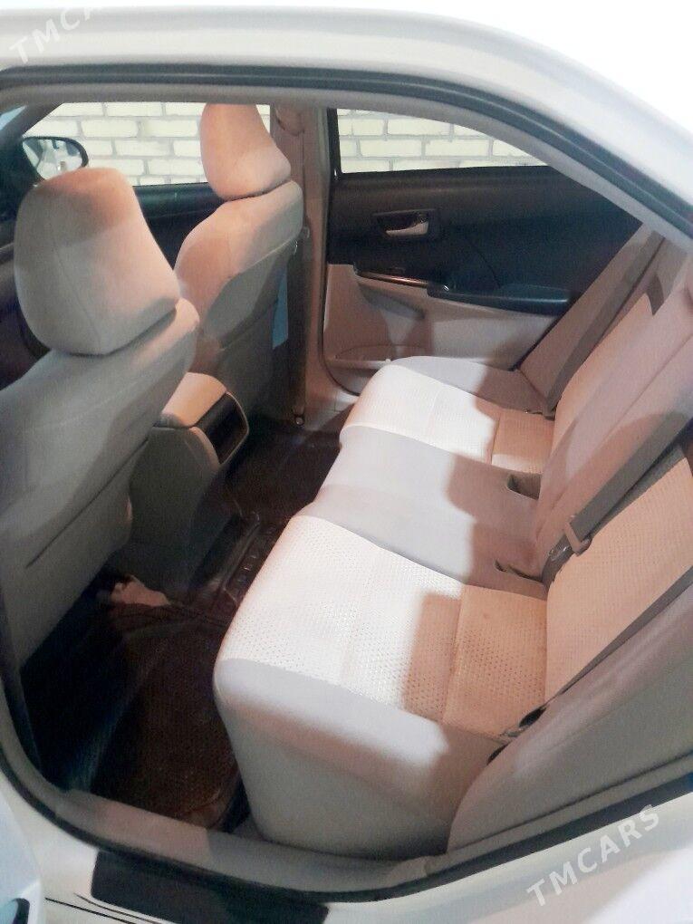 Toyota Camry 2013 - 200 000 TMT - Сакар - img 5