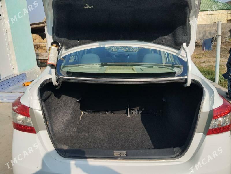 Nissan Sentra 2013 - 134 000 TMT - Бузмеин - img 7