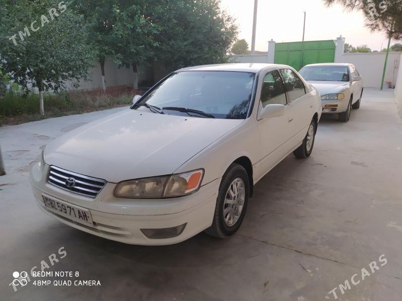 Toyota Camry 1998 - 125 000 TMT - Теджен - img 1