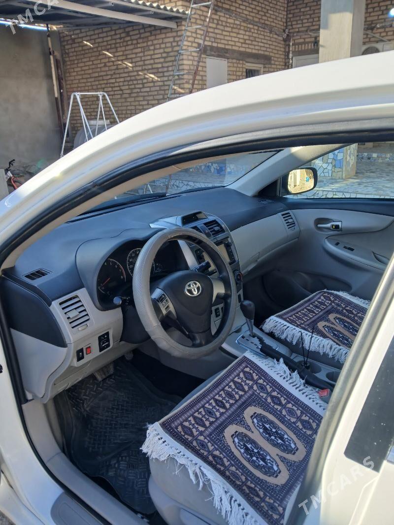 Toyota Corolla 2013 - 153 000 TMT - Теджен - img 7