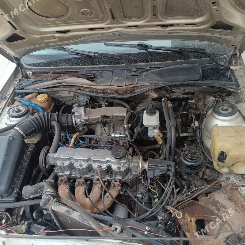 Opel Vectra 1992 - 20 000 TMT - Гурбансолтан Едже - img 3