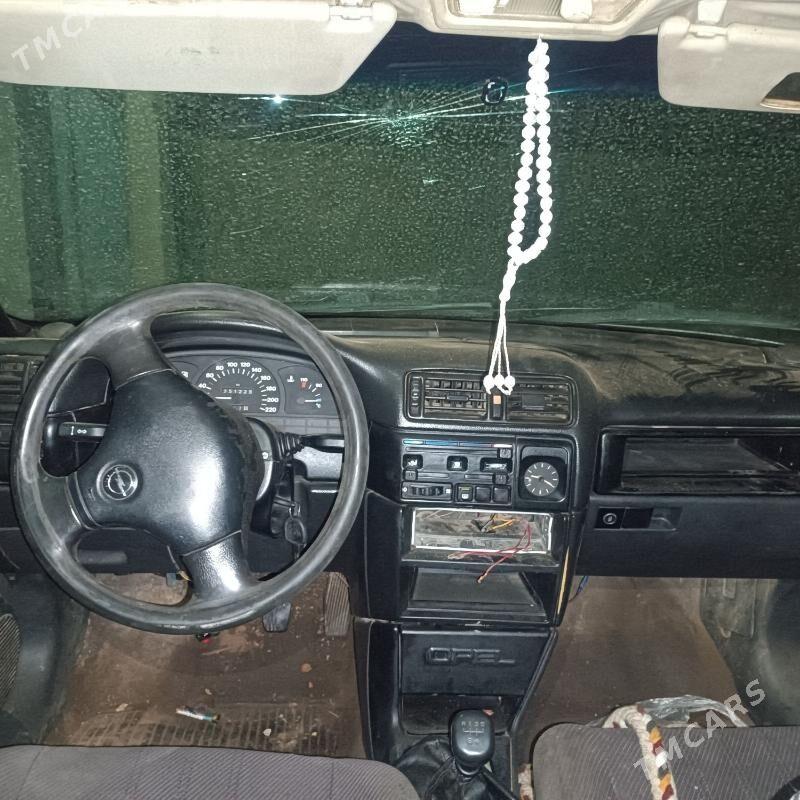 Opel Vectra 1992 - 20 000 TMT - Гурбансолтан Едже - img 8