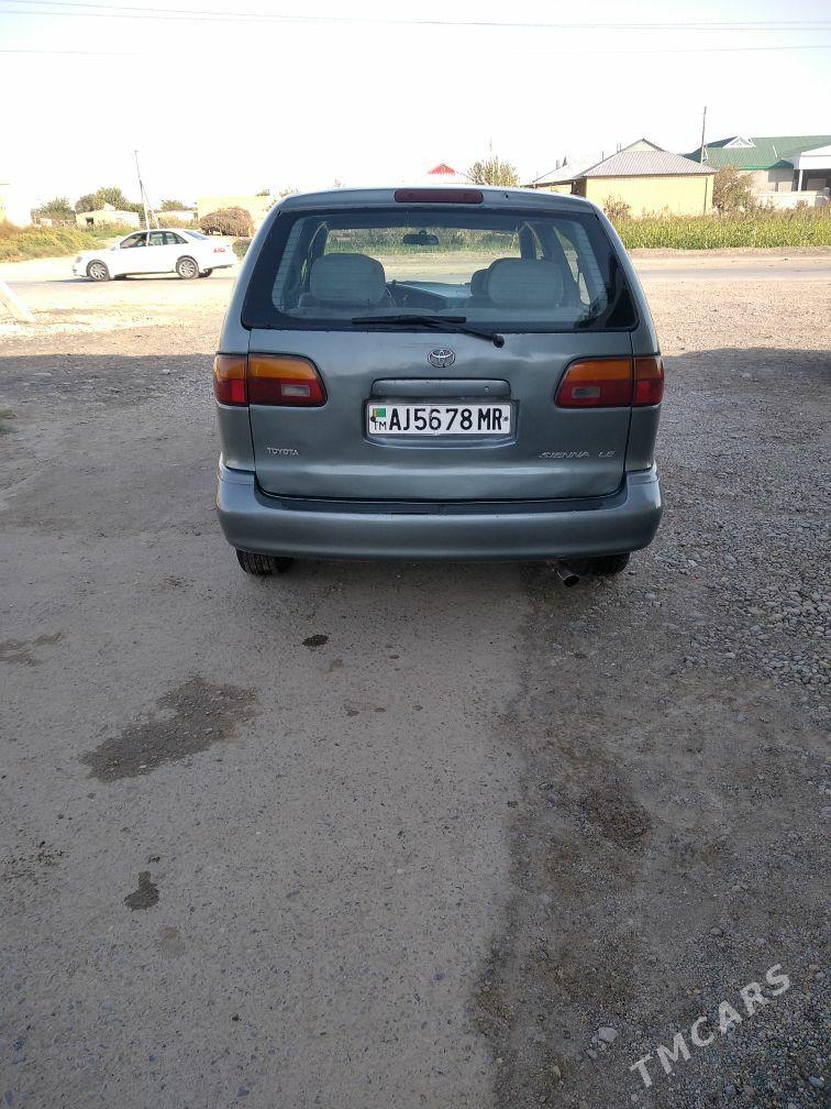 Toyota Sienna 1999 - 123 000 TMT - Мары - img 3