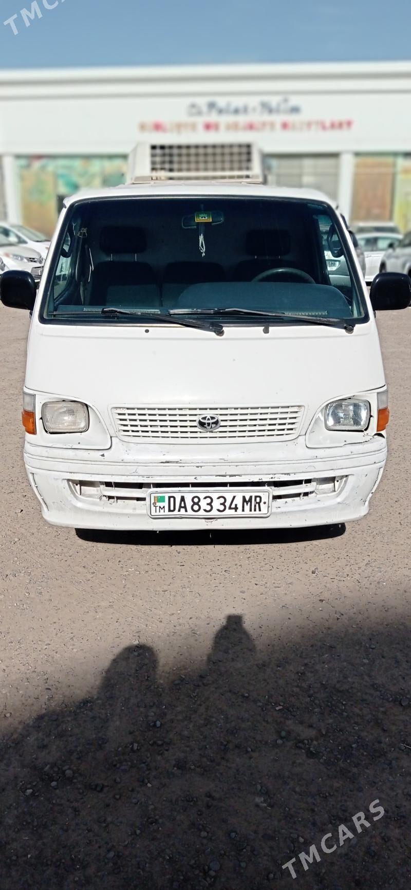 Toyota Hiace 2001 - 100 000 TMT - Мары - img 1