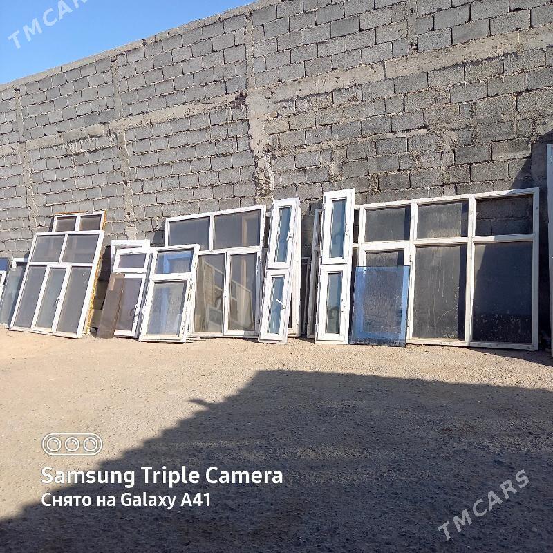 Ayna gapy rabotcy - Анев - img 1