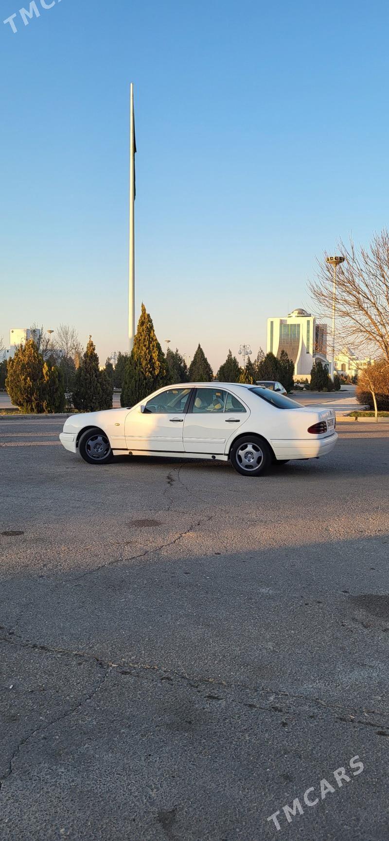 Mercedes-Benz E320 1997 - 58 000 TMT - Дашогуз - img 1