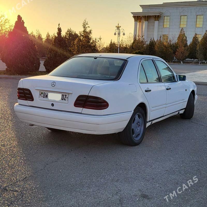 Mercedes-Benz E320 1997 - 58 000 TMT - Дашогуз - img 5