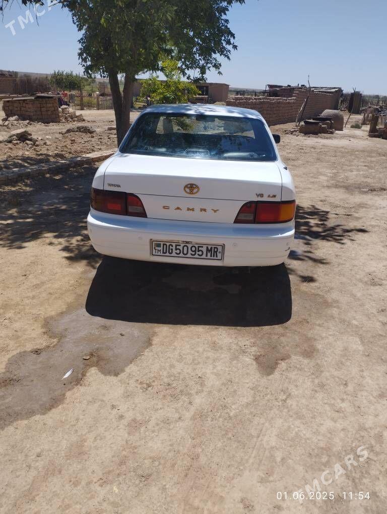 Toyota Camry 1993 - 90 000 TMT - Ýolöten - img 1