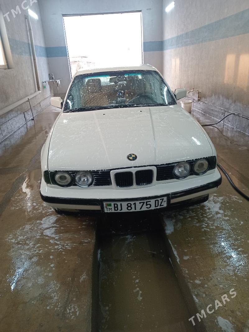 BMW 525 1990 - 55 000 TMT - Гурбансолтан Едже - img 1