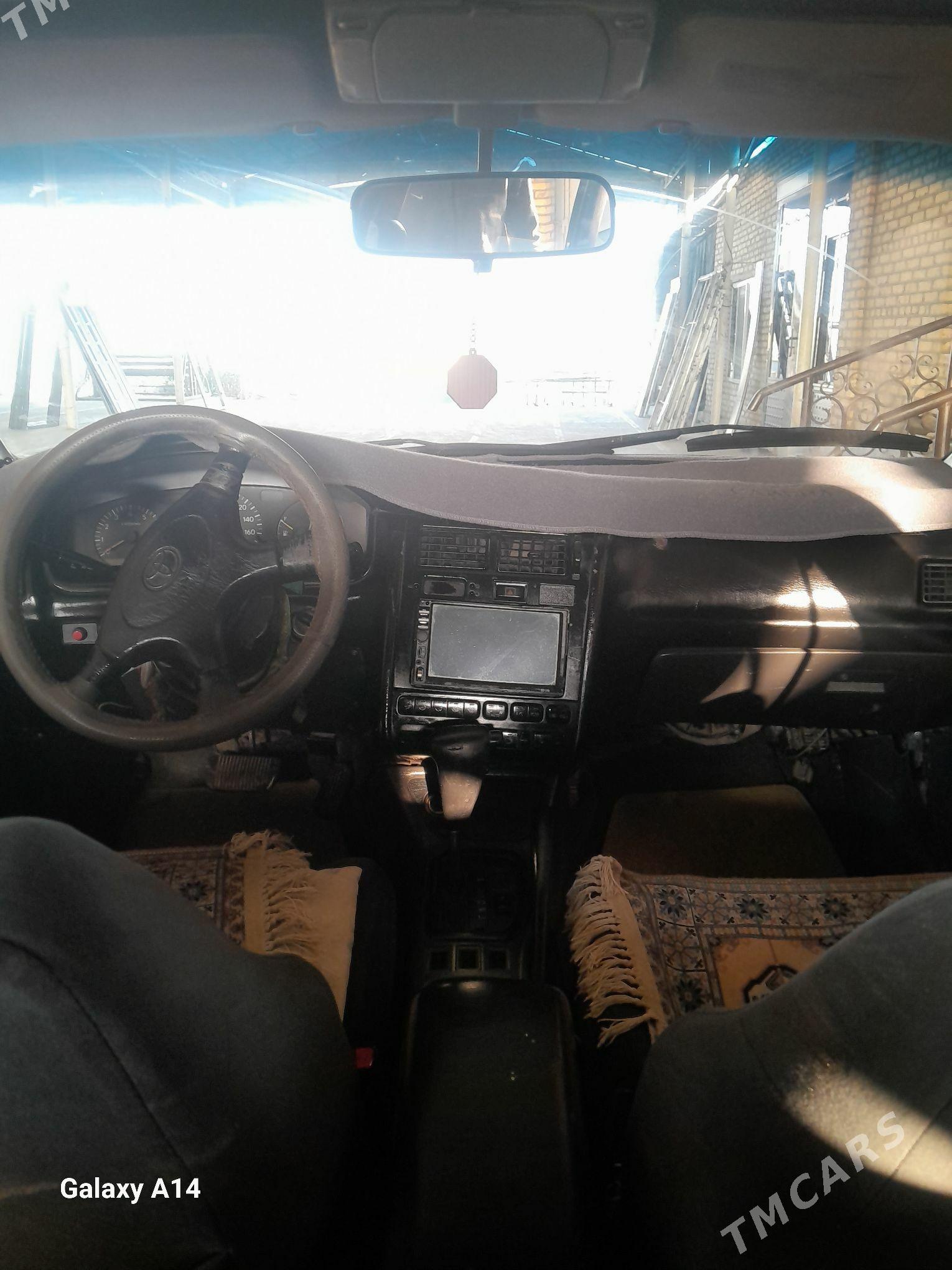 Toyota Carina 1995 - 65 000 TMT - Мургап - img 1
