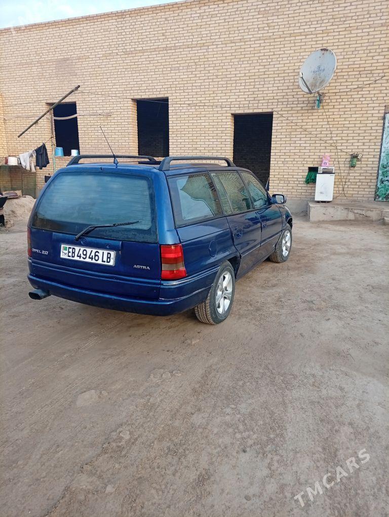 Opel Astra 1994 - 45 000 TMT - Сакар - img 1
