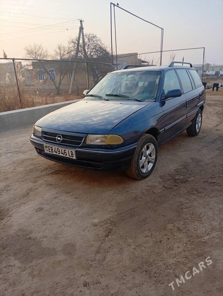 Opel Astra 1994 - 45 000 TMT - Сакар - img 3