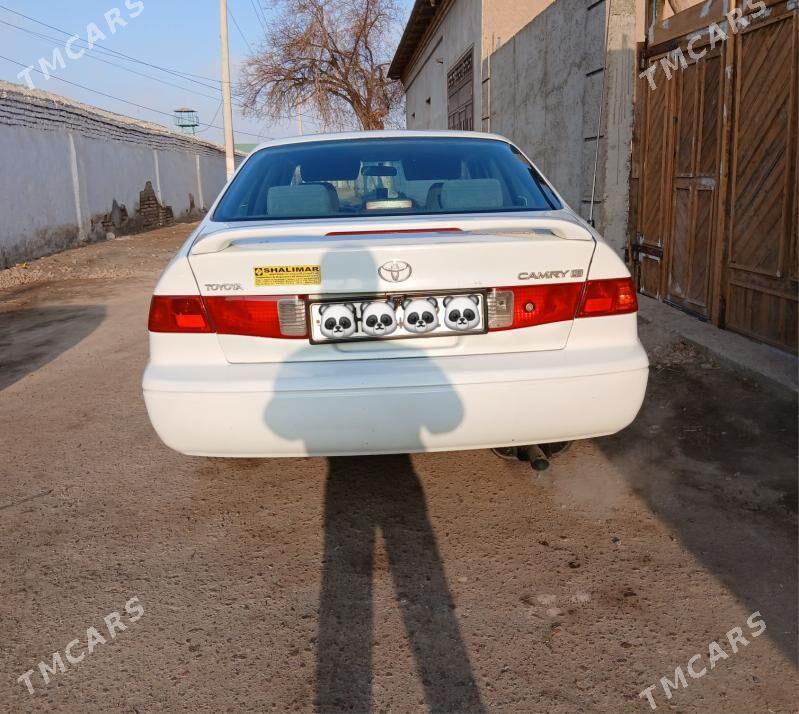 Toyota Camry 2000 - 130 000 TMT - Дашогуз - img 3