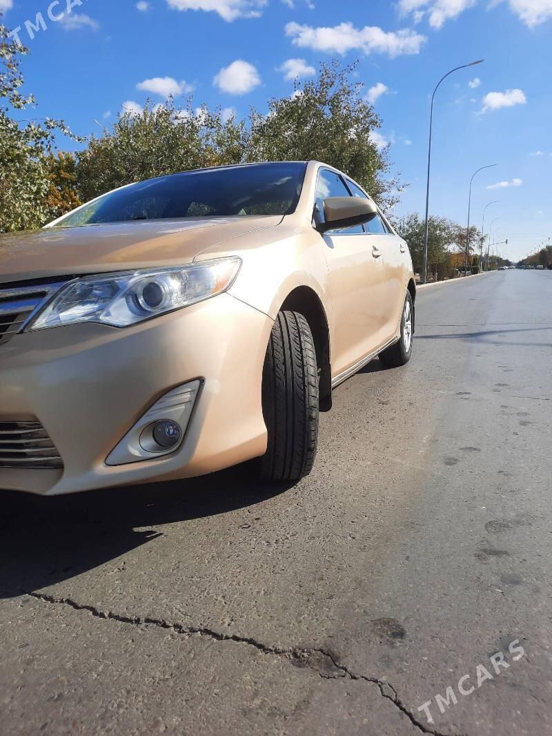 Toyota Camry 2012 - 200 000 TMT - Дашогуз - img 1