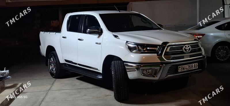 Toyota Hilux 2021 - 575 000 TMT - Aşgabat - img 1