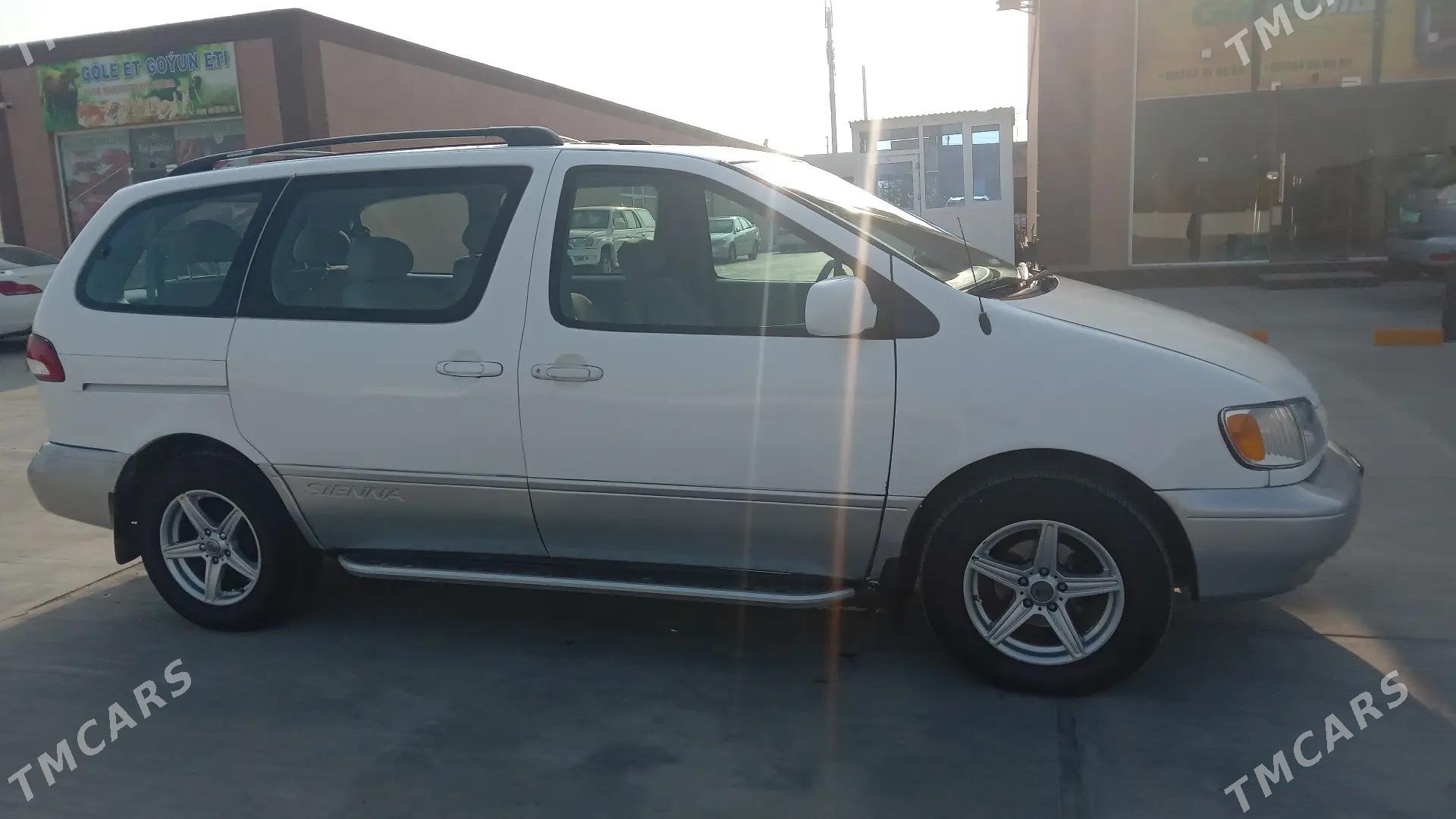 Toyota Sienna 2000 - 170 000 TMT - Мары - img 3
