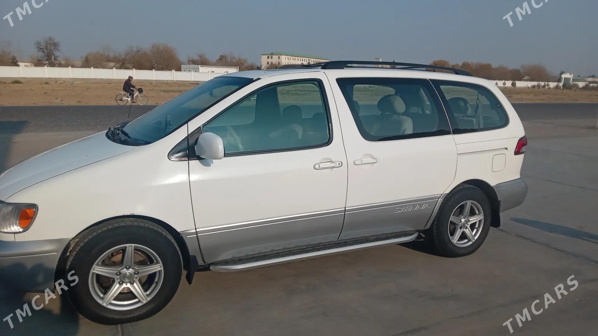 Toyota Sienna 2000 - 170 000 TMT - Мары - img 5