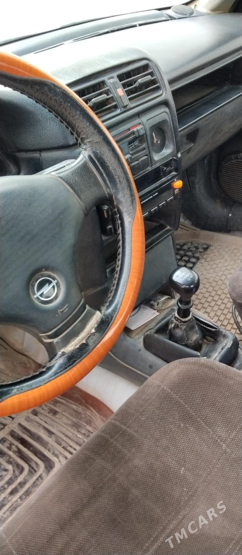 Opel Vectra 1992 - 30 000 TMT - Daşoguz - img 3