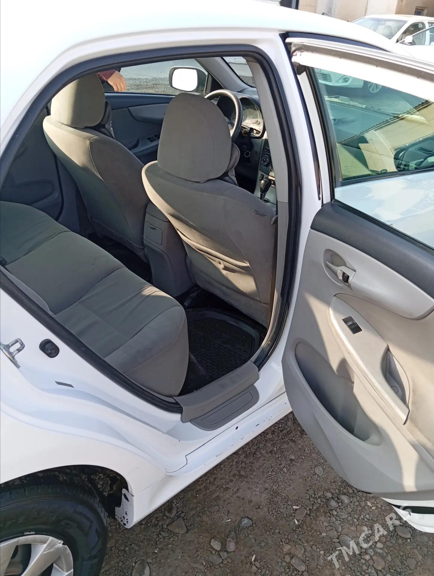 Toyota Corolla 2010 - 148 000 TMT - Векильбазар - img 3