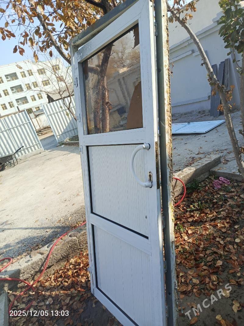 Гапы ,дверь,окно - Mary - img 1