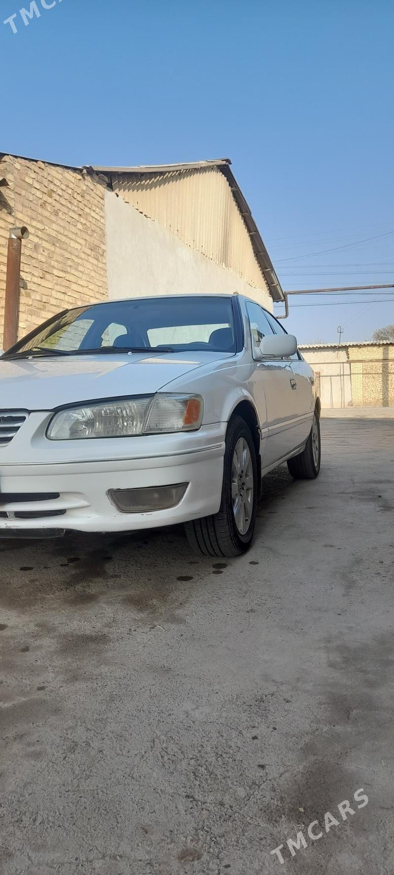 Toyota Camry 1999 - 130 000 TMT - Сакар - img 1