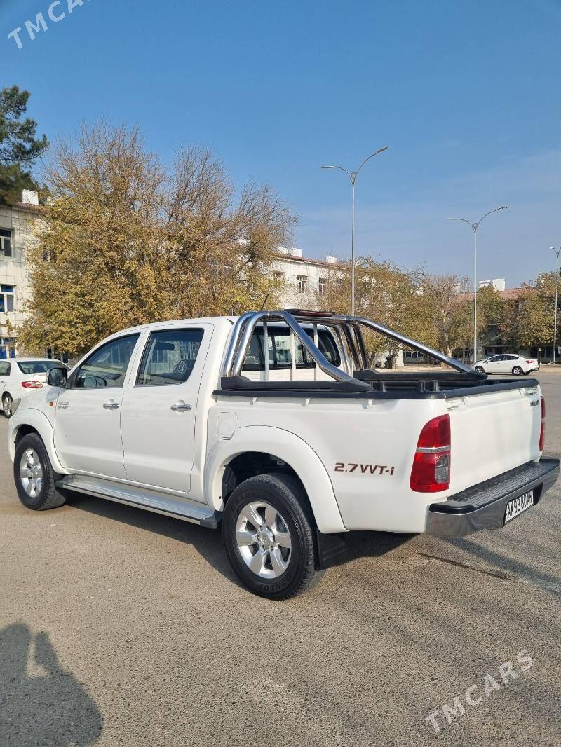 Toyota Hilux 2013 - 355 000 TMT - Ашхабад - img 4