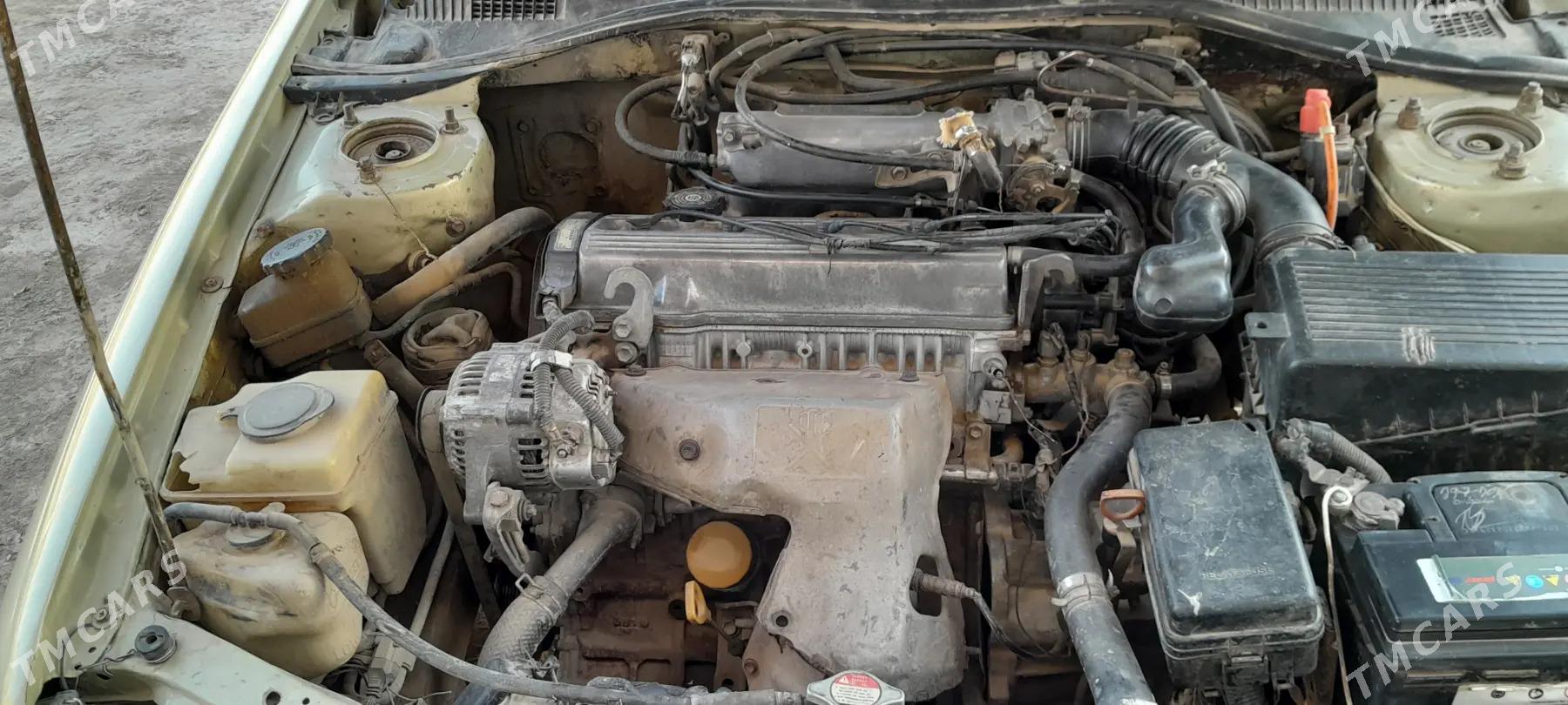 Toyota Carina 1992 - 45 000 TMT - Гурбансолтан Едже - img 5