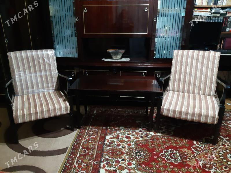 2 КРЕСЛА И СТОЛИК/ РУМЫНСКИЙ - Туркменбаши - img 1