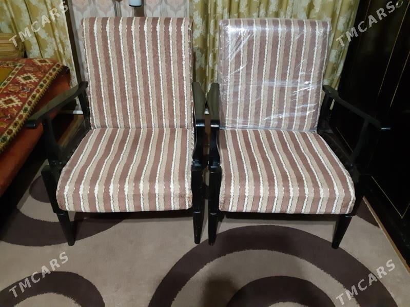 2 КРЕСЛА И СТОЛИК/ РУМЫНСКИЙ - Туркменбаши - img 3