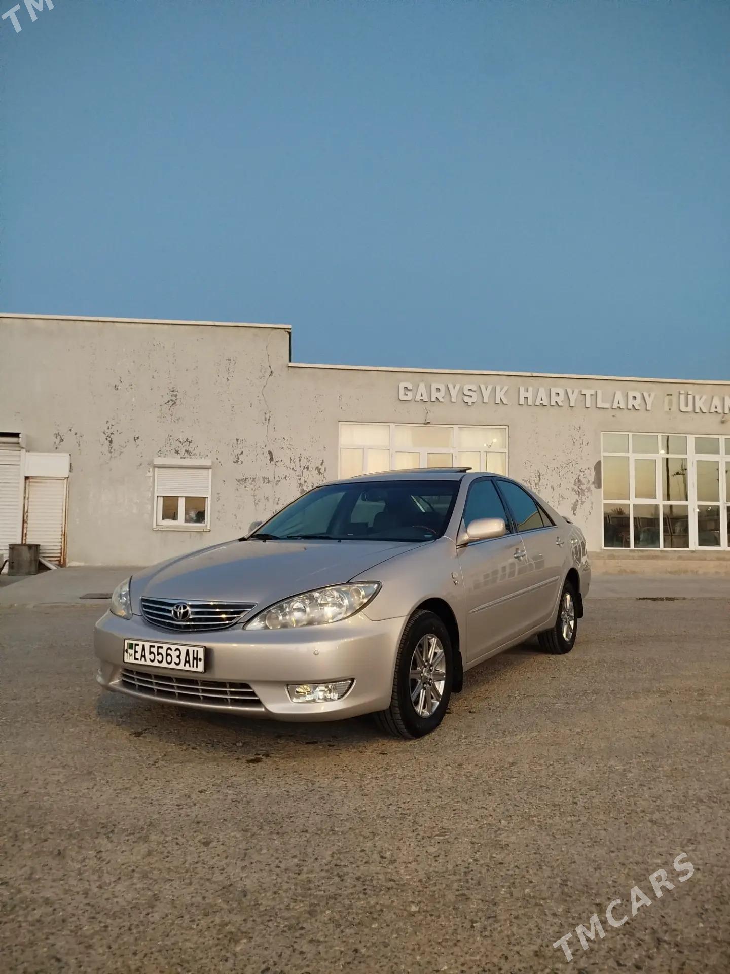 Toyota Camry 2005 - 250 000 TMT - Гызыларбат - img 1
