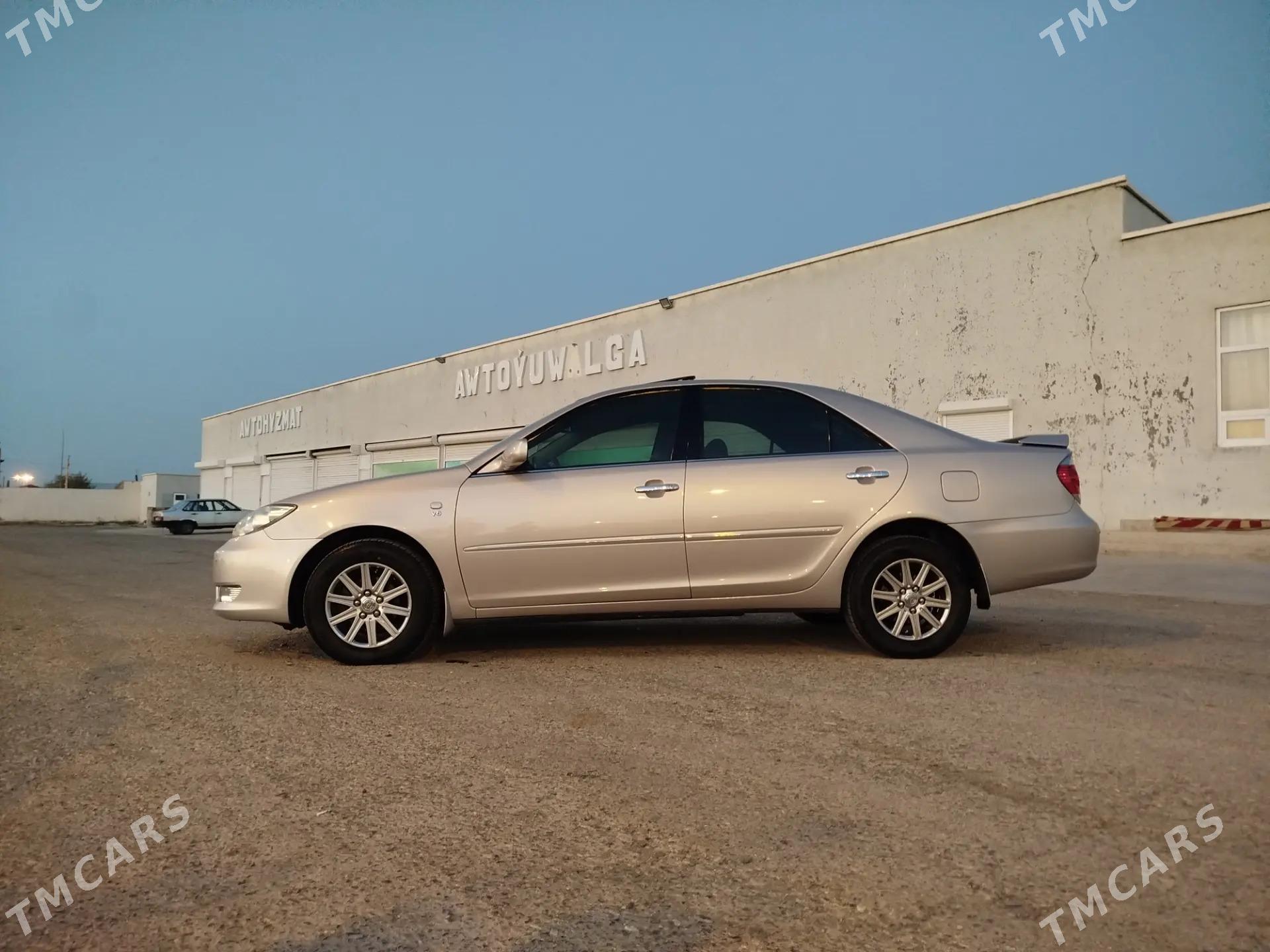 Toyota Camry 2005 - 250 000 TMT - Гызыларбат - img 5
