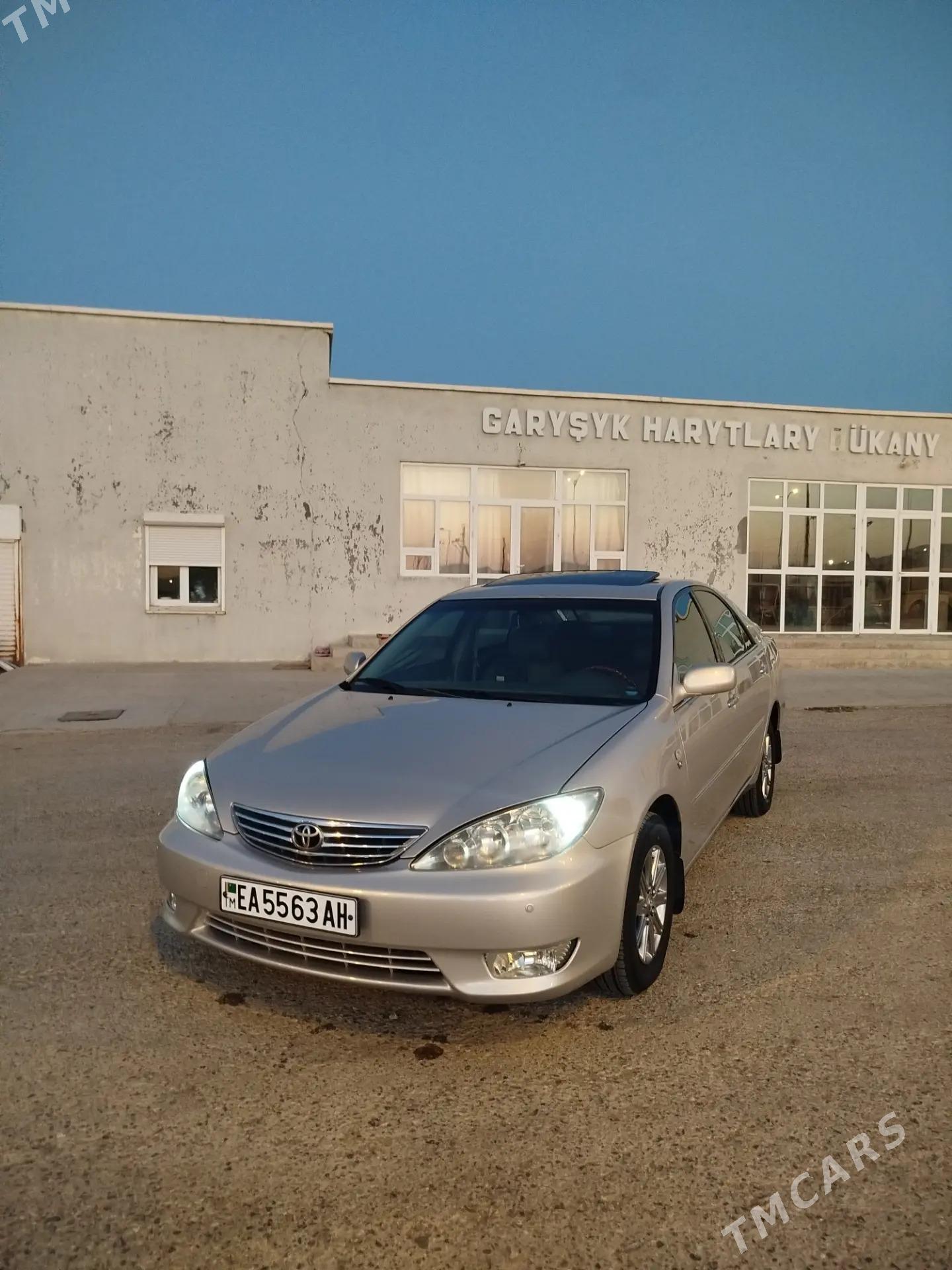 Toyota Camry 2005 - 250 000 TMT - Гызыларбат - img 3