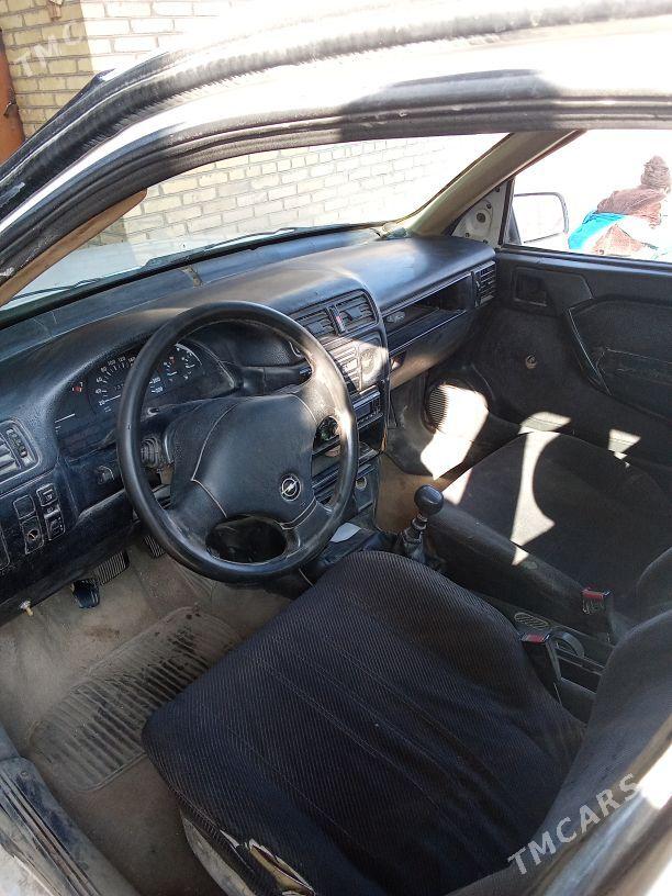 Opel Vectra 1992 - 25 000 TMT - Hojambaz - img 4