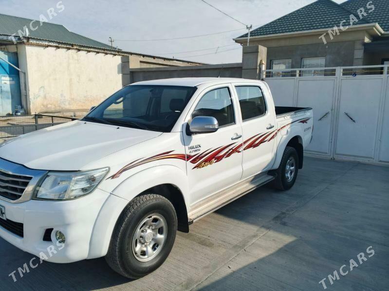 Toyota Hilux 2014 - 360 000 TMT - Балканабат - img 1